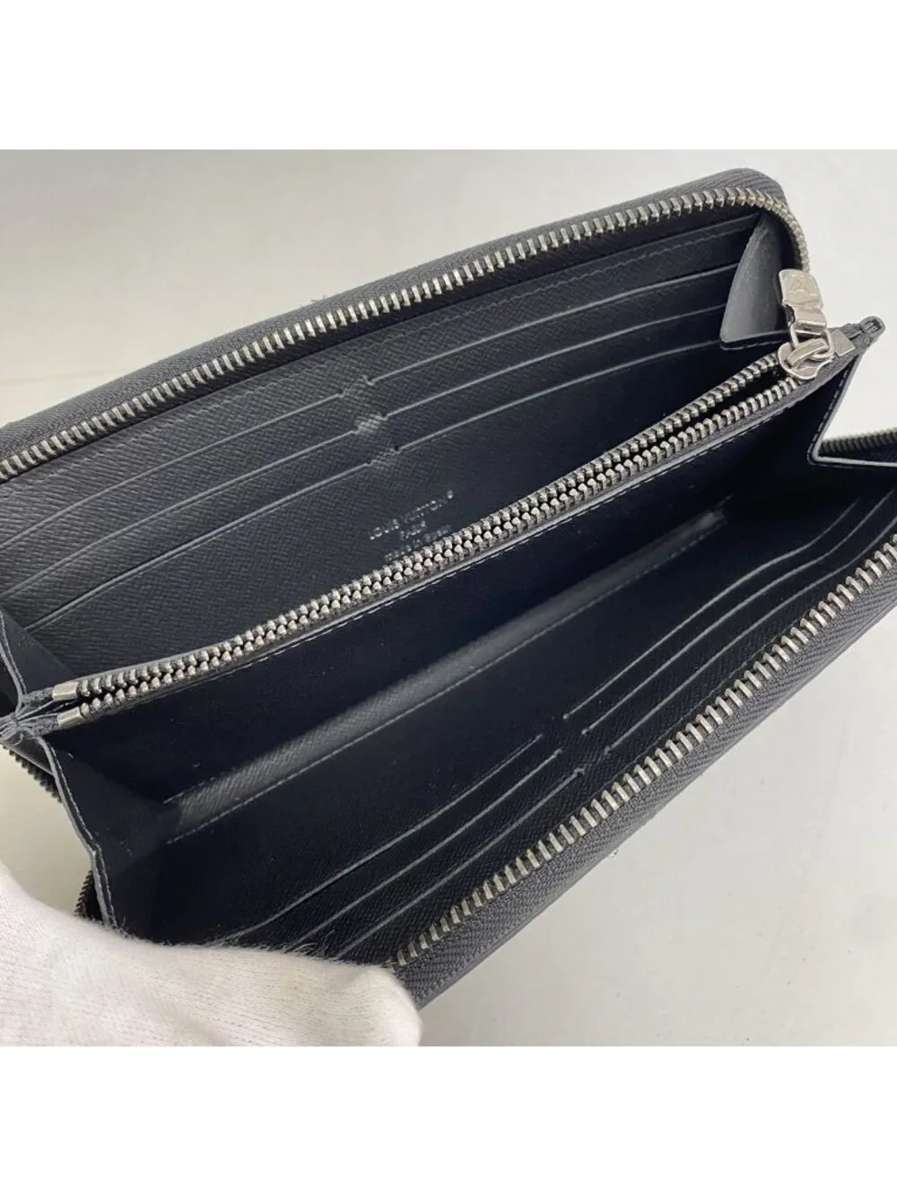 Louis Vuitton Wallet Monogram Eclipse Zippy Horizontal Black
